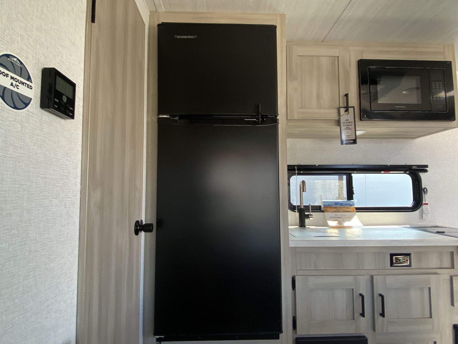 2025 EAST TO WEST RV DELLA TERRA 160RBSLE, , hi-res image number 8